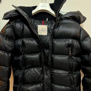 Moncler Pascal Down Jacket Size 2 (Mint condition! originally bought for $1630!)